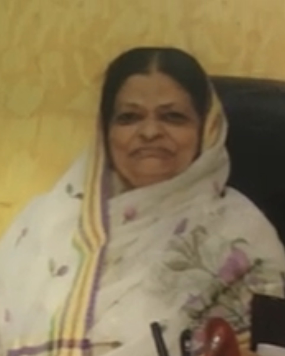 Mrs. Saeeda Walimohammad Rasool Khan